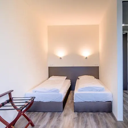 Hyde Park Amsterdam Airport 4*
