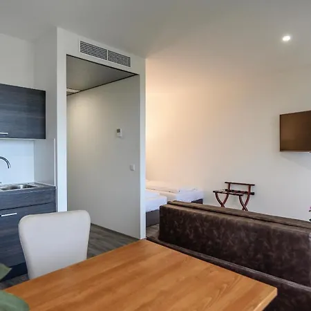 מלון Hyde Park Amsterdam Airport 4*