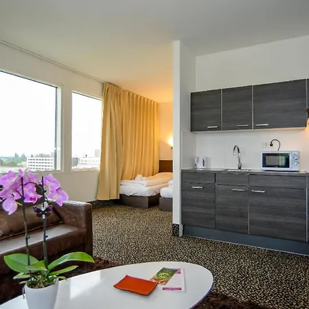 Hyde Park Amsterdam Airport 4*