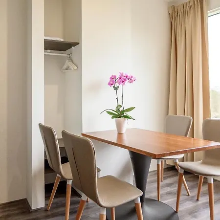 Hyde Park Amsterdam Airport מלון 4*